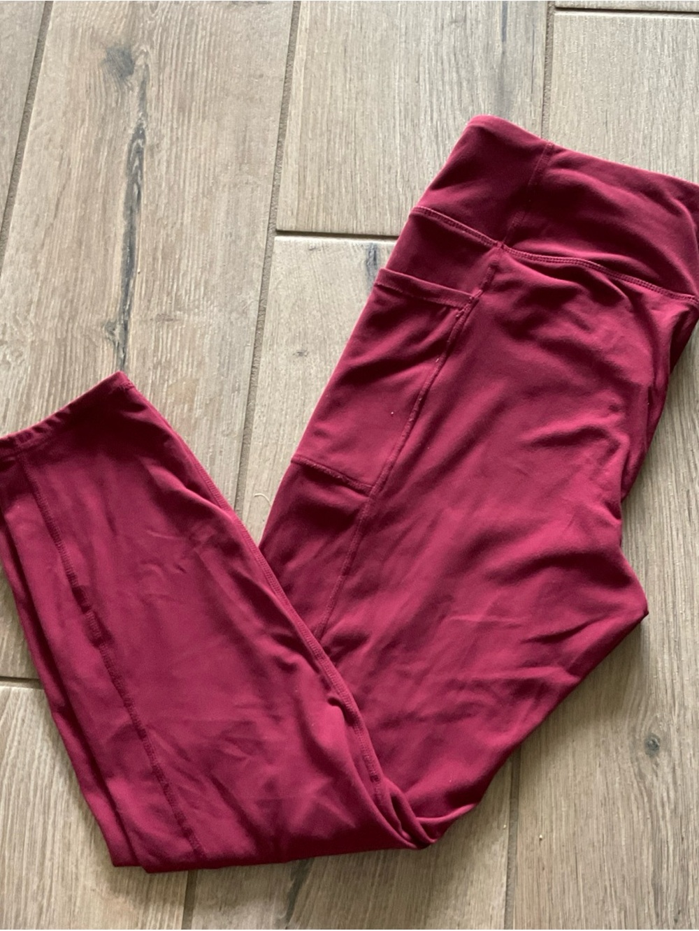 Gaiam Leggings -Cranberry - Size Large  - With Pockets & small hidden pocket